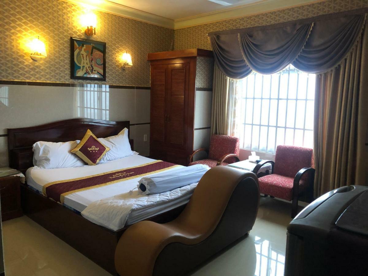 Hoàng Quân Hotel 2*
