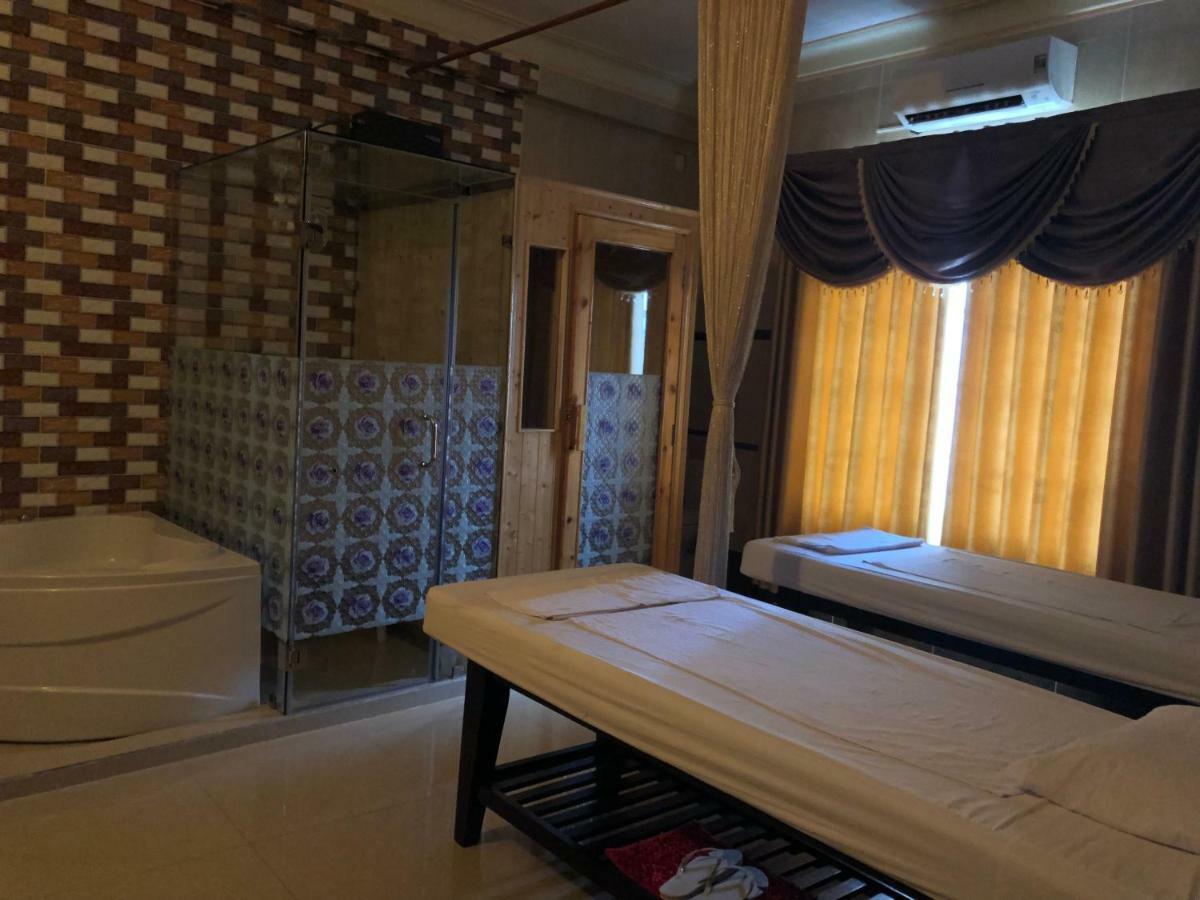 Hoàng Quân Hotel 2*